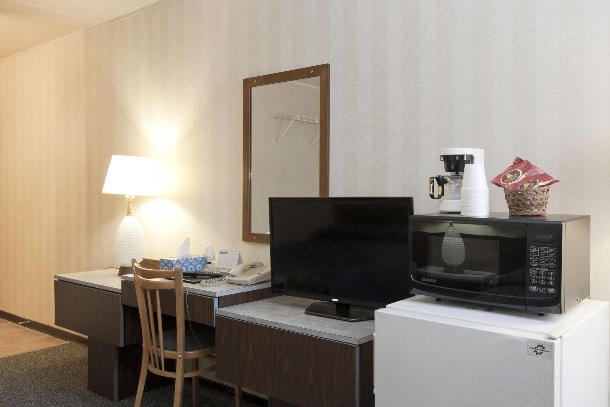 Springs Motor Inn Wainwright Eksteriør bilde